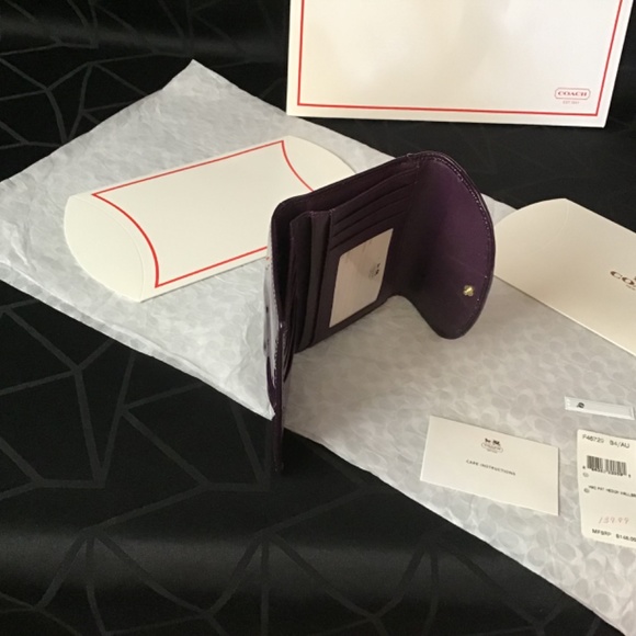 NWT Madeleine medium patent leather wallet with brass detail & zipper coin pouch - Picture 5 of 7